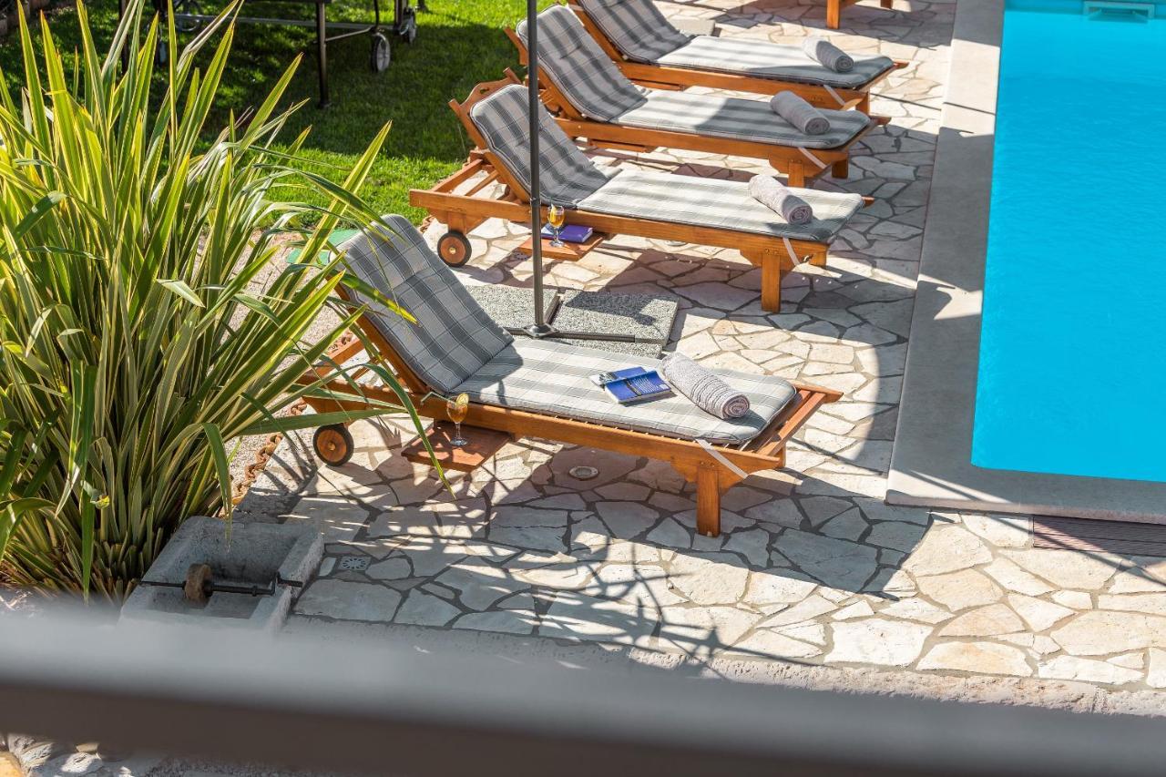 Villa Alma Kastelir Bagian luar foto