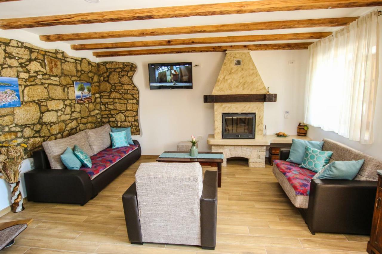 Villa Alma Kastelir Bagian luar foto