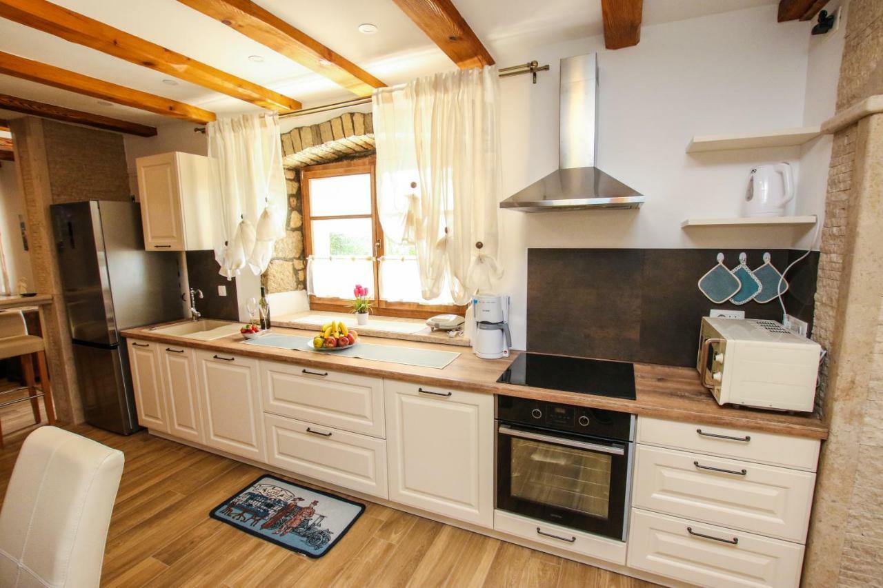 Villa Alma Kastelir Bagian luar foto